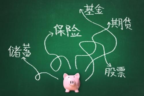 55歲以上老人如何買保險(xiǎn)？重疾險(xiǎn)賠錢多，為何我卻選了這2種險(xiǎn)？